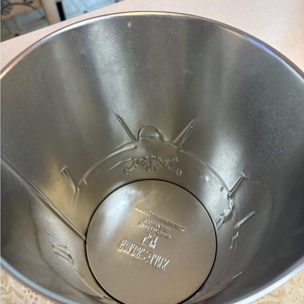 Top Gun Maverick Collectible Popcorn Bucket - Picture 6 of 8